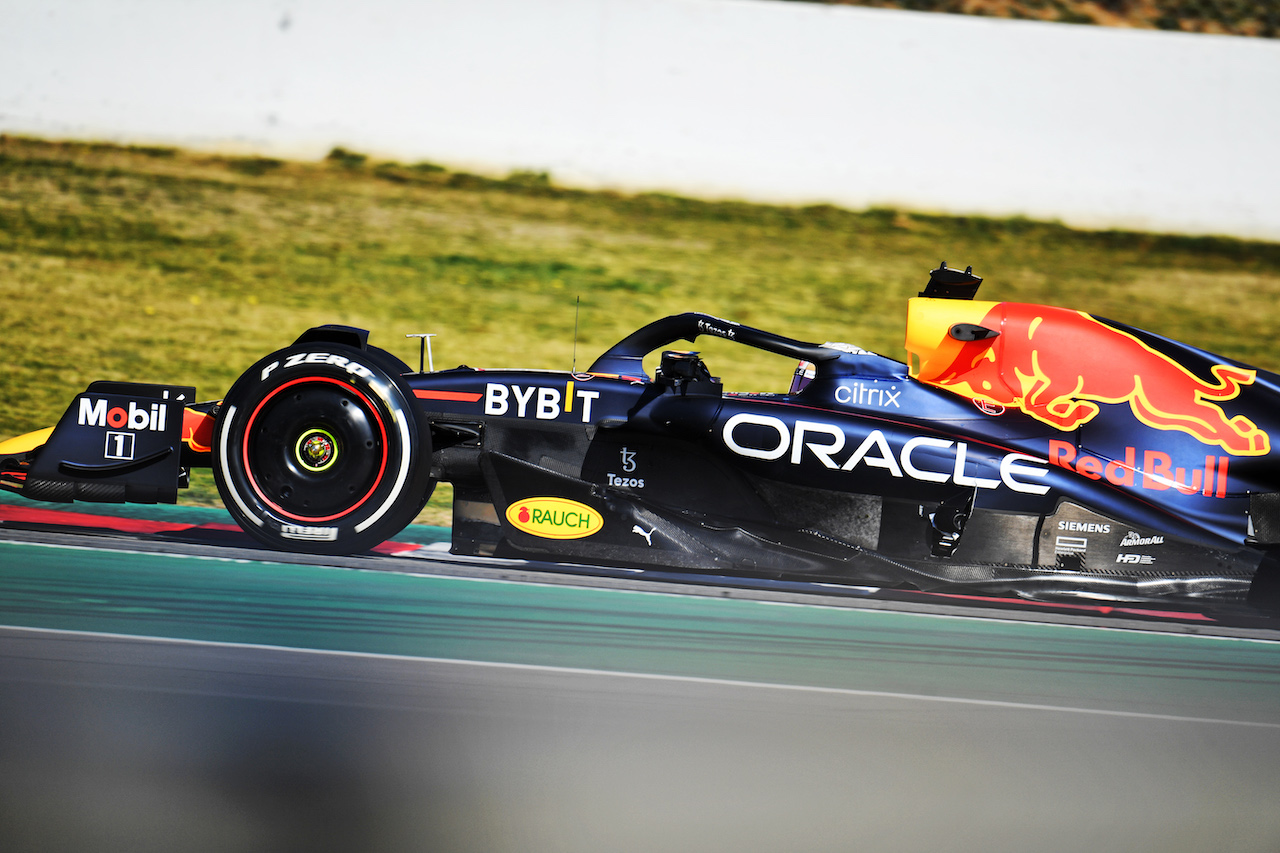 TEST BARCELLONA, Max Verstappen (NLD) Red Bull Racing RB18.
23.02.2022. Formula One Testing, Day One, Barcelona, Spain. Wednesday.
- www.xpbimages.com, EMail: requests@xpbimages.com © Copyright: Price / XPB Images
