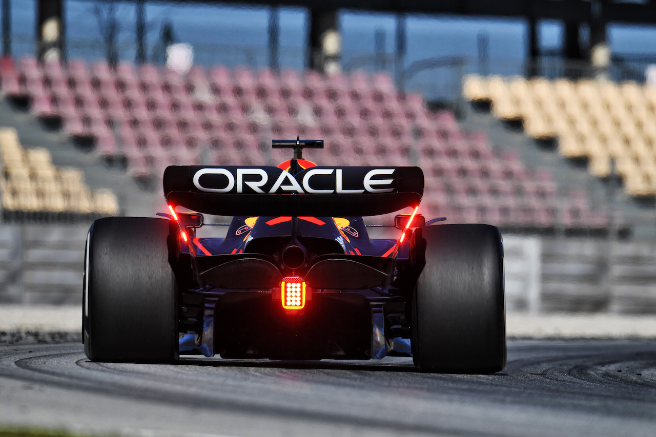 TEST BARCELLONA, Max Verstappen (NLD) Red Bull Racing RB18.
23.02.2022. Formula One Testing, Day One, Barcelona, Spain. Wednesday.
- www.xpbimages.com, EMail: requests@xpbimages.com © Copyright: Price / XPB Images