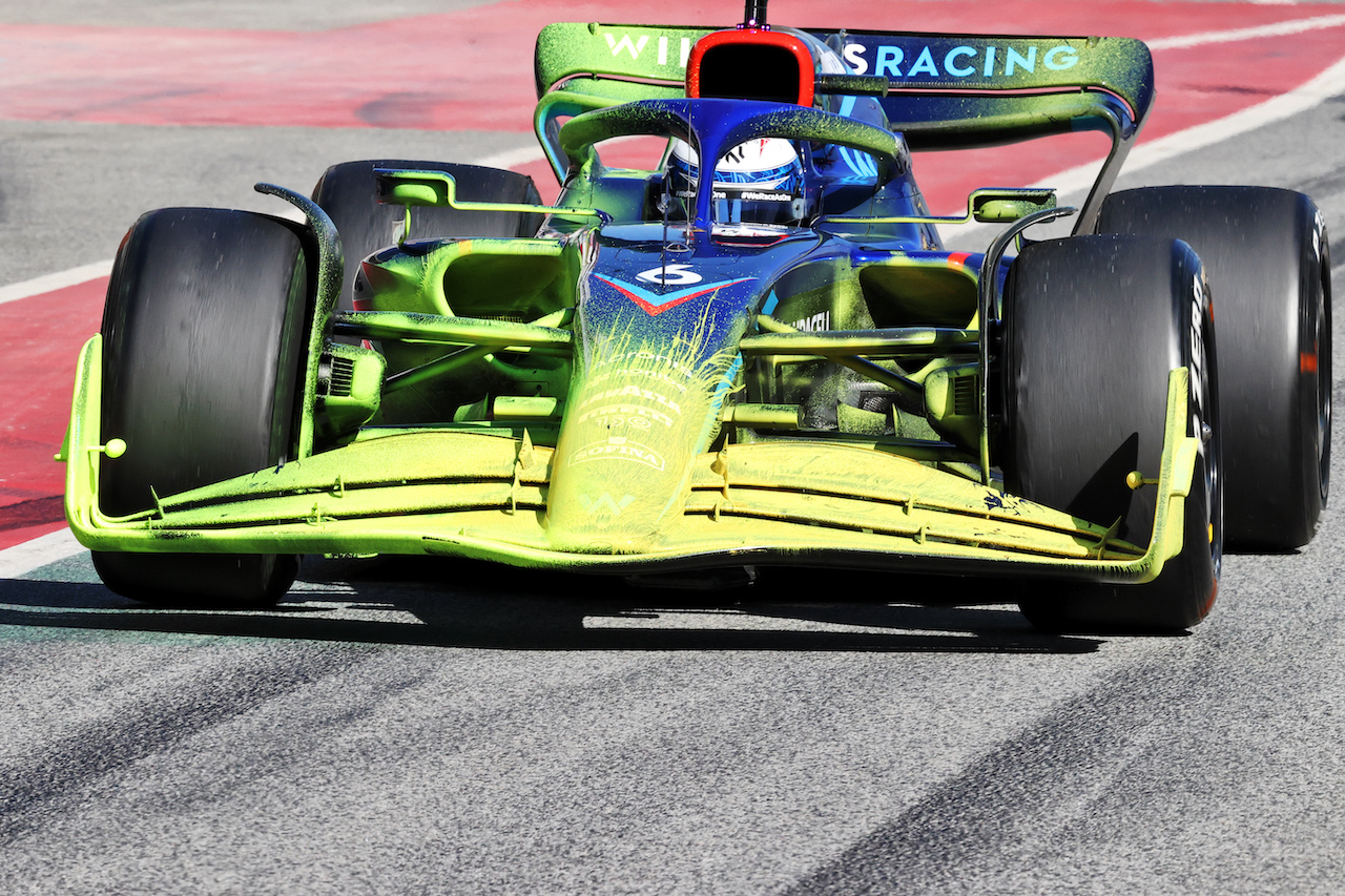 TEST BARCELLONA, Nicholas Latifi (CDN) Williams Racing FW44 with flow-vis paint.
23.02.2022. Formula One Testing, Day One, Barcelona, Spain. Wednesday.
- www.xpbimages.com, EMail: requests@xpbimages.com © Copyright: Moy / XPB Images