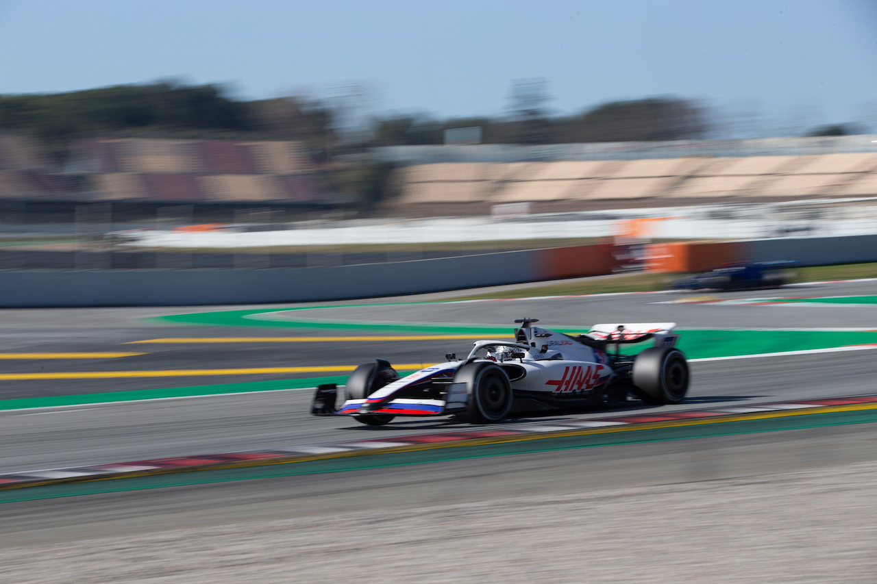 TEST BARCELLONA, Nikita Mazepin (RUS) Haas F1 Team VF-22.
23.02.2022. Formula One Testing, Day One, Barcelona, Spain. Wednesday.
- www.xpbimages.com, EMail: requests@xpbimages.com © Copyright: Rew / XPB Images
