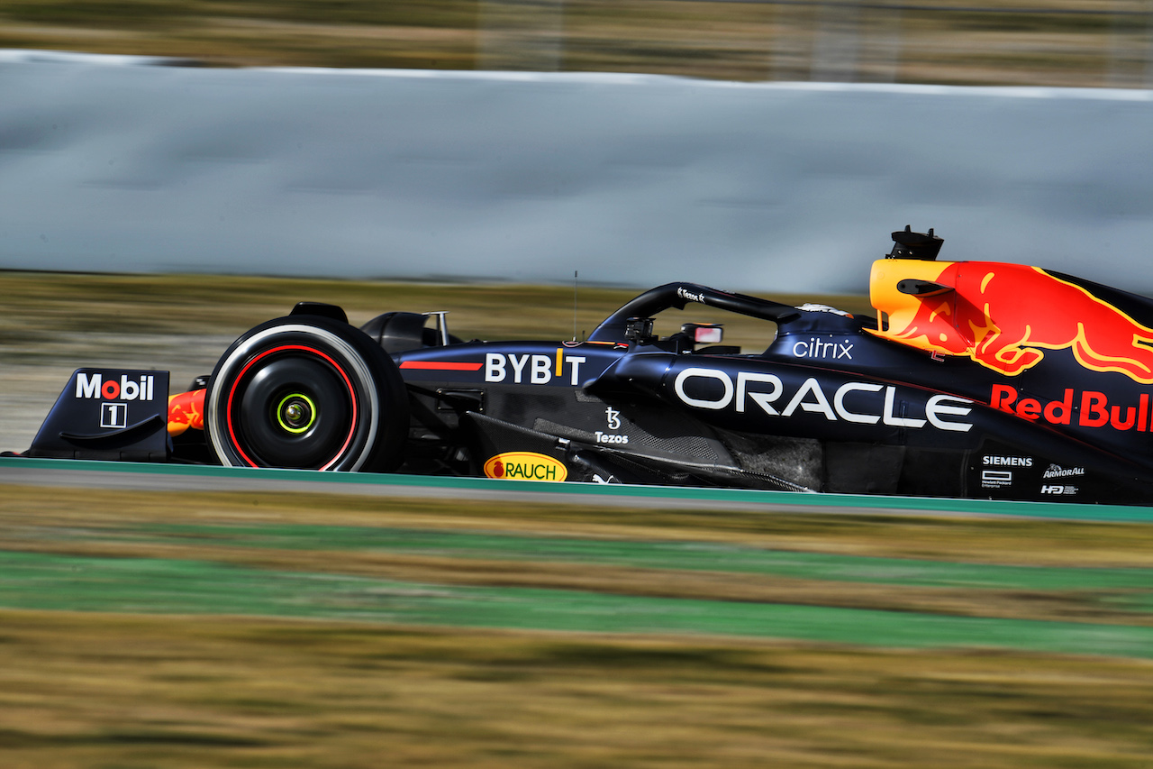 TEST BARCELLONA, Max Verstappen (NLD) Red Bull Racing RB18.
23.02.2022. Formula One Testing, Day One, Barcelona, Spain. Wednesday.
- www.xpbimages.com, EMail: requests@xpbimages.com © Copyright: Price / XPB Images