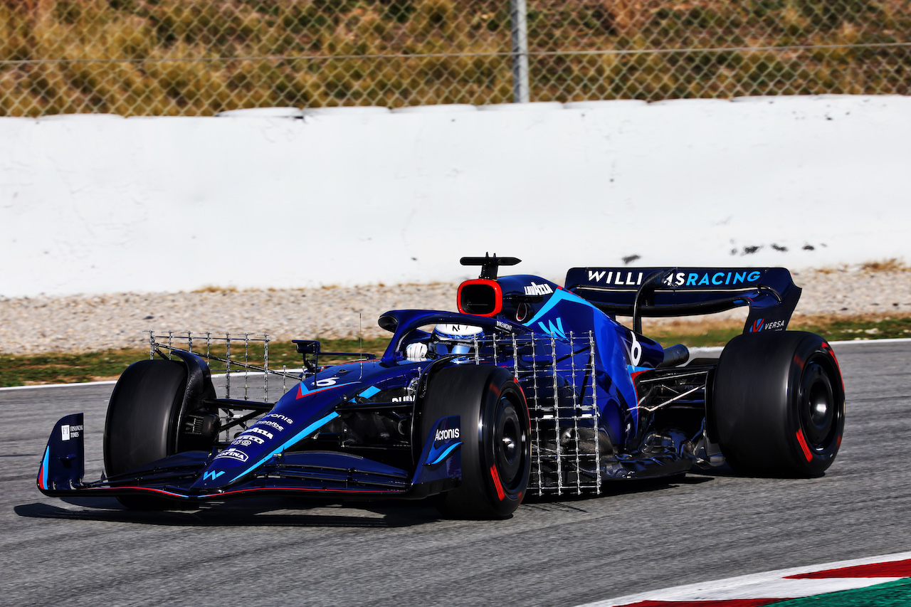 TEST BARCELLONA, Nicholas Latifi (CDN) Williams Racing FW44.
23.02.2022. Formula One Testing, Day One, Barcelona, Spain. Wednesday.
- www.xpbimages.com, EMail: requests@xpbimages.com © Copyright: Batchelor / XPB Images