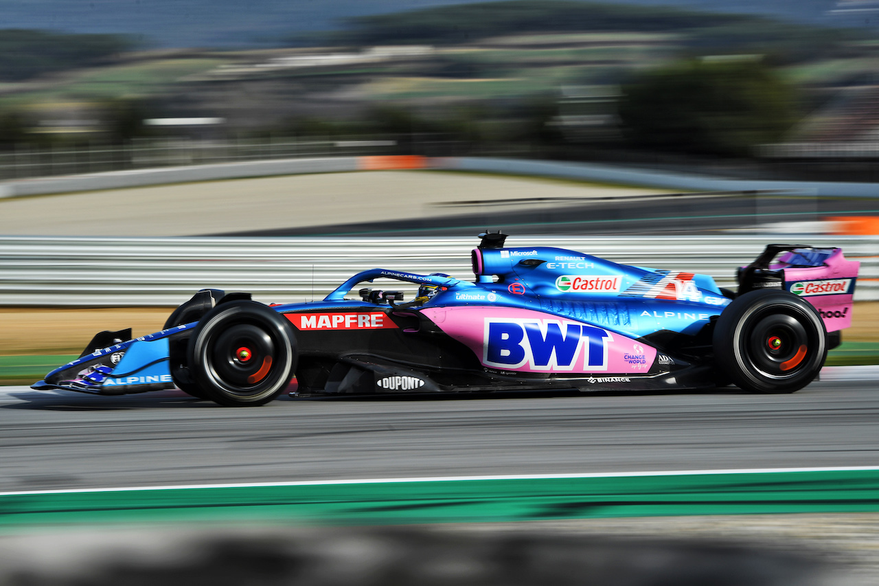 TEST BARCELLONA, Fernando Alonso (ESP) Alpine F1 Team A522.
23.02.2022. Formula One Testing, Day One, Barcelona, Spain. Wednesday.
- www.xpbimages.com, EMail: requests@xpbimages.com © Copyright: Price / XPB Images