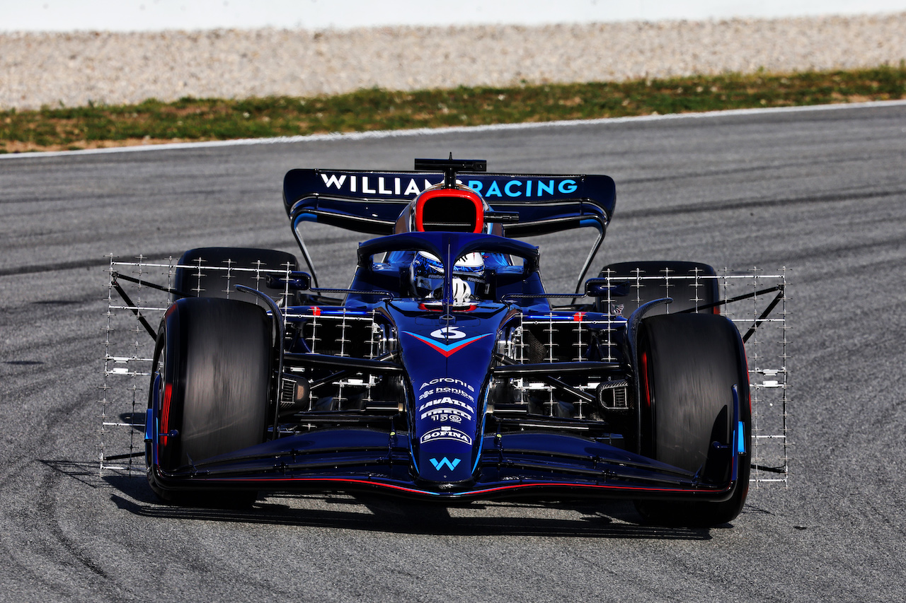 TEST BARCELLONA, Nicholas Latifi (CDN) Williams Racing FW44.
23.02.2022. Formula One Testing, Day One, Barcelona, Spain. Wednesday.
- www.xpbimages.com, EMail: requests@xpbimages.com © Copyright: Batchelor / XPB Images