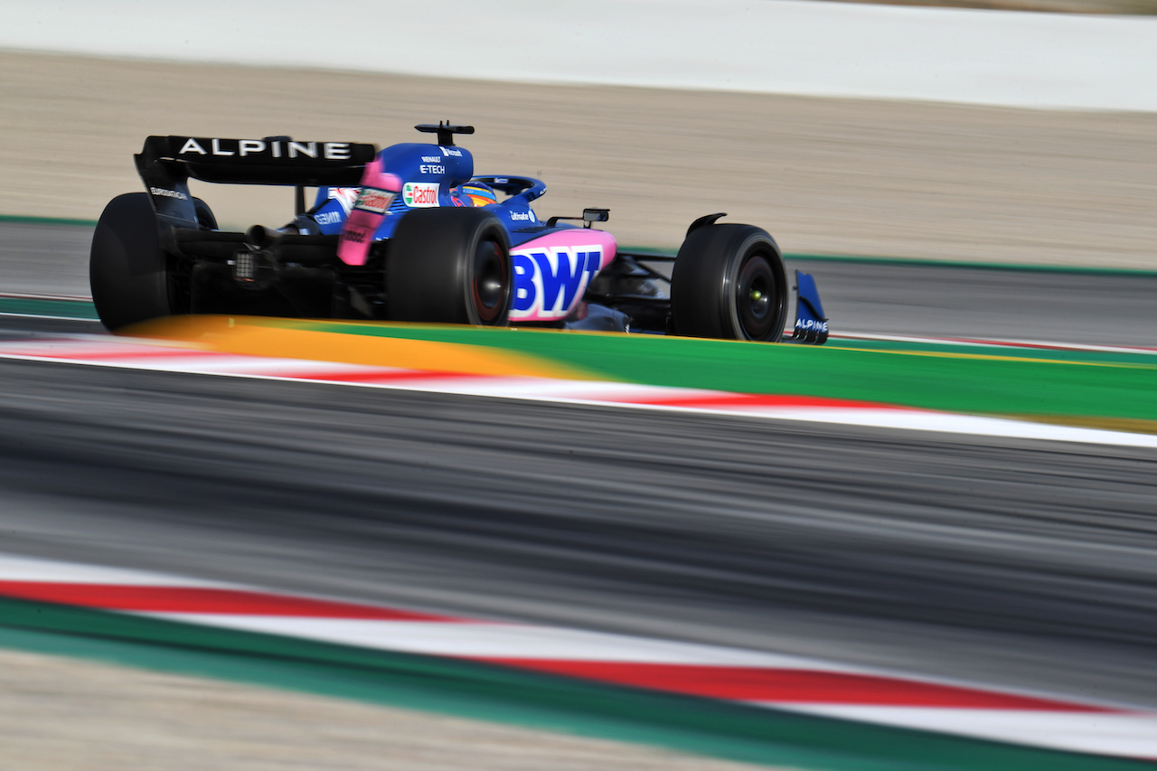 TEST BARCELLONA, Fernando Alonso (ESP) Alpine F1 Team A522.
23.02.2022. Formula One Testing, Day One, Barcelona, Spain. Wednesday.
- www.xpbimages.com, EMail: requests@xpbimages.com © Copyright: Price / XPB Images