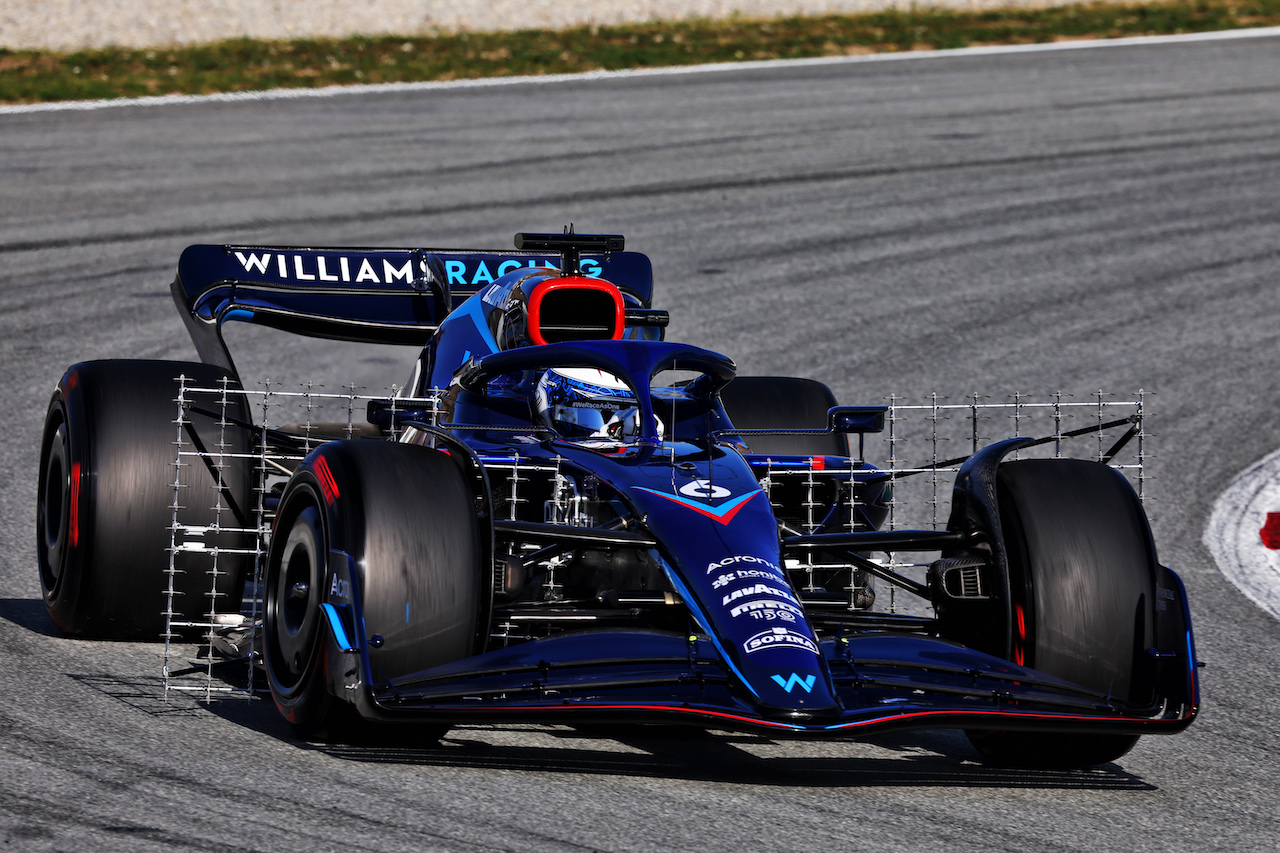 TEST BARCELLONA, Nicholas Latifi (CDN) Williams Racing FW44.
23.02.2022. Formula One Testing, Day One, Barcelona, Spain. Wednesday.
- www.xpbimages.com, EMail: requests@xpbimages.com © Copyright: Batchelor / XPB Images