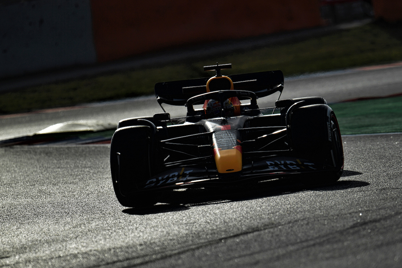 TEST BARCELLONA, Max Verstappen (NLD) Red Bull Racing RB18.
23.02.2022. Formula One Testing, Day One, Barcelona, Spain. Wednesday.
- www.xpbimages.com, EMail: requests@xpbimages.com © Copyright: Price / XPB Images