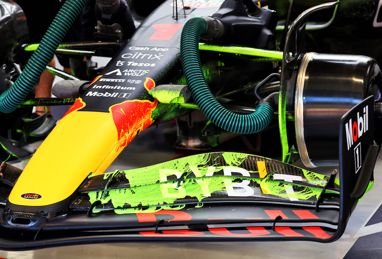 TEST BARCELLONA, Max Verstappen (NLD) Red Bull Racing RB18 with flow-vis paint on the front wing.
23.02.2022. Formula One Testing, Day One, Barcelona, Spain. Wednesday.
- www.xpbimages.com, EMail: requests@xpbimages.com © Copyright: Batchelor / XPB Images