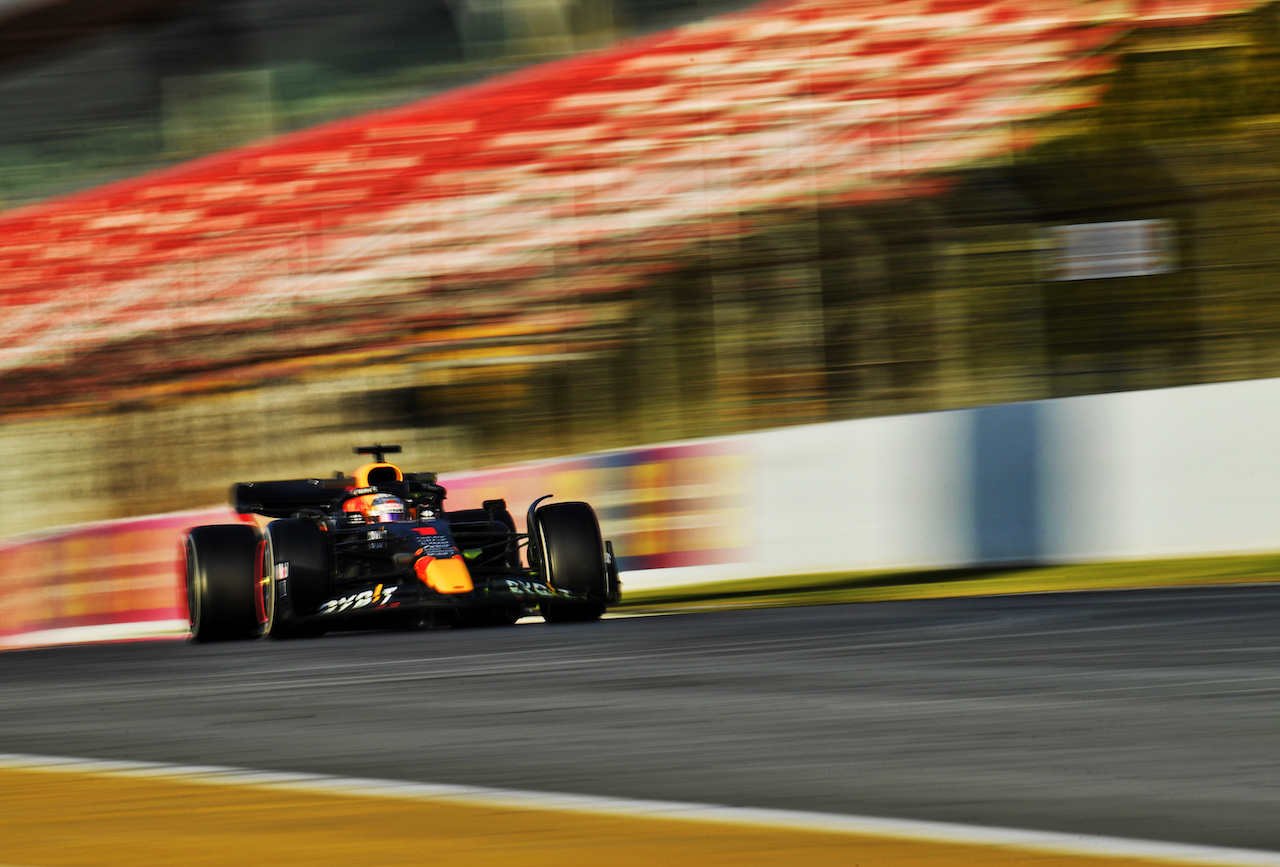 TEST BARCELLONA, Max Verstappen (NLD) Red Bull Racing RB18.
23.02.2022. Formula One Testing, Day One, Barcelona, Spain. Wednesday.
- www.xpbimages.com, EMail: requests@xpbimages.com © Copyright: Price / XPB Images
