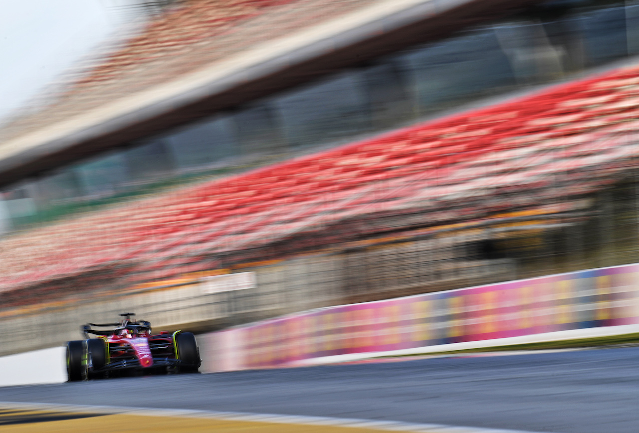 TEST BARCELLONA, Carlos Sainz Jr (ESP) Ferrari F1-75.
23.02.2022. Formula One Testing, Day One, Barcelona, Spain. Wednesday.
- www.xpbimages.com, EMail: requests@xpbimages.com © Copyright: Price / XPB Images