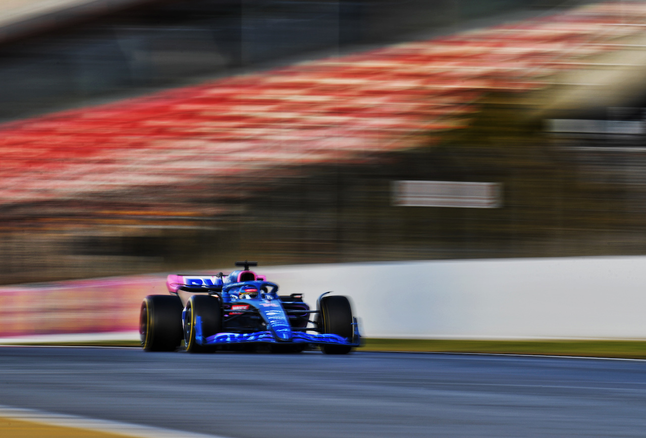 TEST BARCELLONA, Fernando Alonso (ESP) Alpine F1 Team A522.
23.02.2022. Formula One Testing, Day One, Barcelona, Spain. Wednesday.
- www.xpbimages.com, EMail: requests@xpbimages.com © Copyright: Price / XPB Images