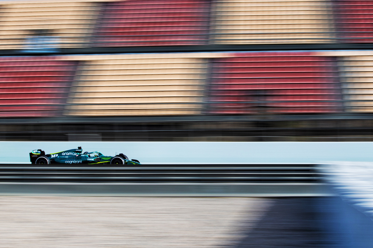 TEST BARCELLONA, Lance Stroll (CDN) Aston Martin F1 Team AMR22.
23.02.2022. Formula One Testing, Day One, Barcelona, Spain. Wednesday.
- www.xpbimages.com, EMail: requests@xpbimages.com © Copyright: Rew / XPB Images