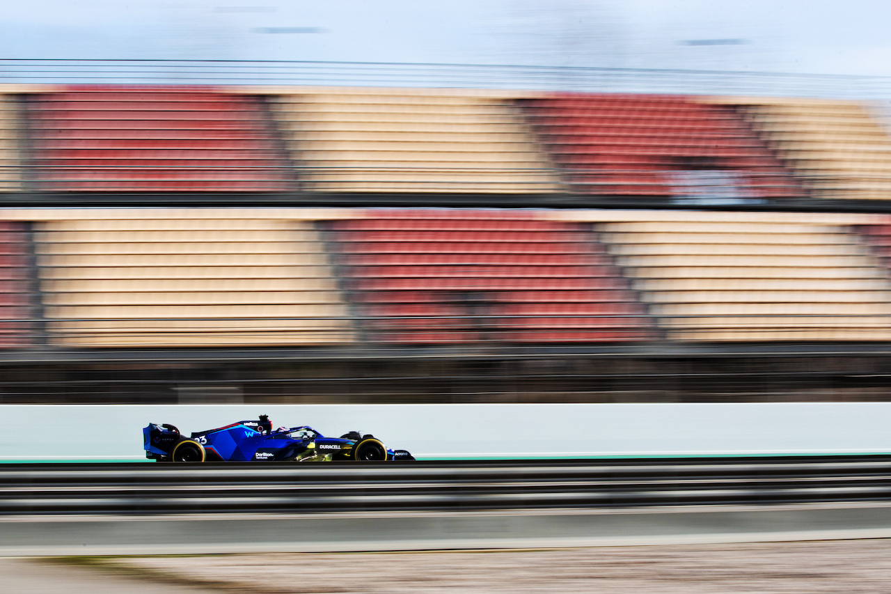 TEST BARCELLONA, Alexander Albon (THA) Williams Racing FW44.
23.02.2022. Formula One Testing, Day One, Barcelona, Spain. Wednesday.
- www.xpbimages.com, EMail: requests@xpbimages.com © Copyright: Rew / XPB Images
