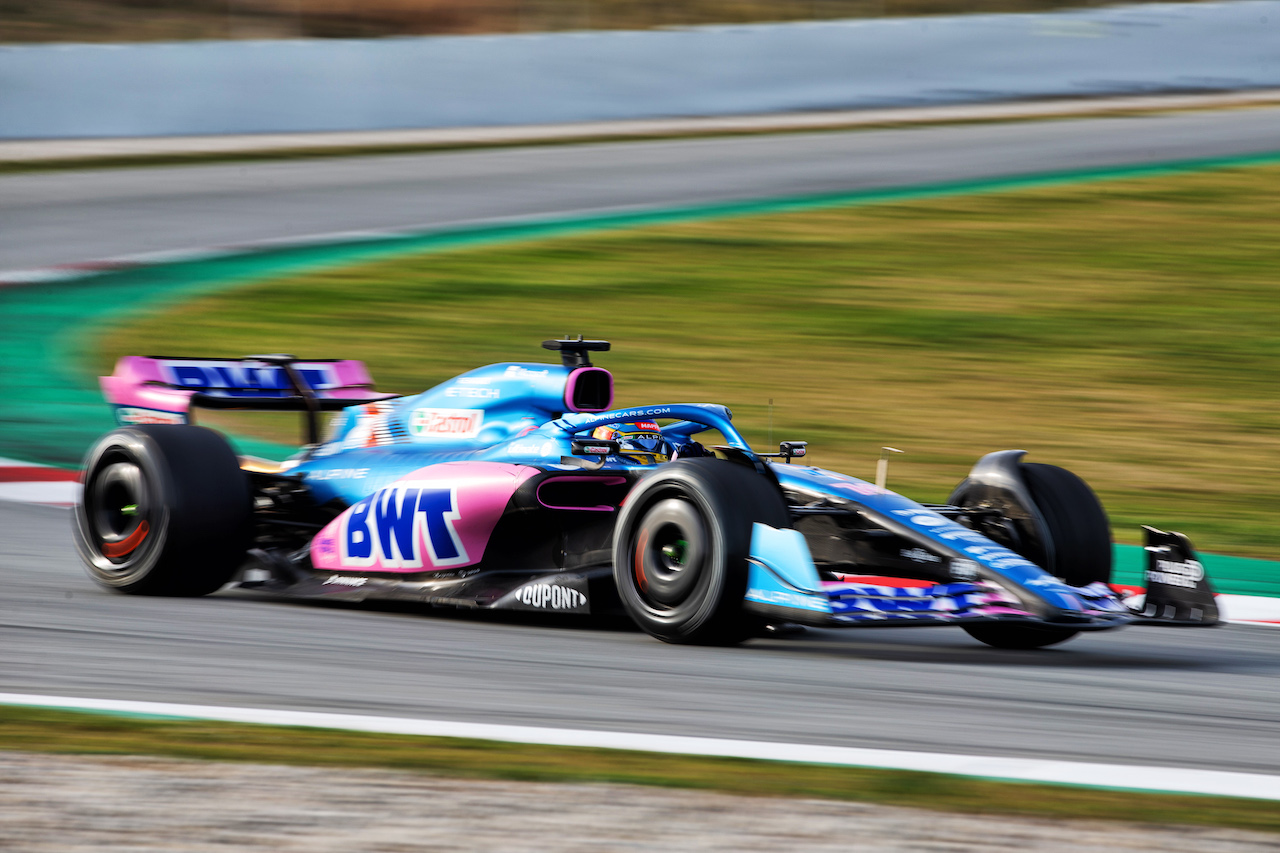 TEST BARCELLONA, Fernando Alonso (ESP) Alpine F1 Team A522.
23.02.2022. Formula One Testing, Day One, Barcelona, Spain. Wednesday.
- www.xpbimages.com, EMail: requests@xpbimages.com © Copyright: Rew / XPB Images