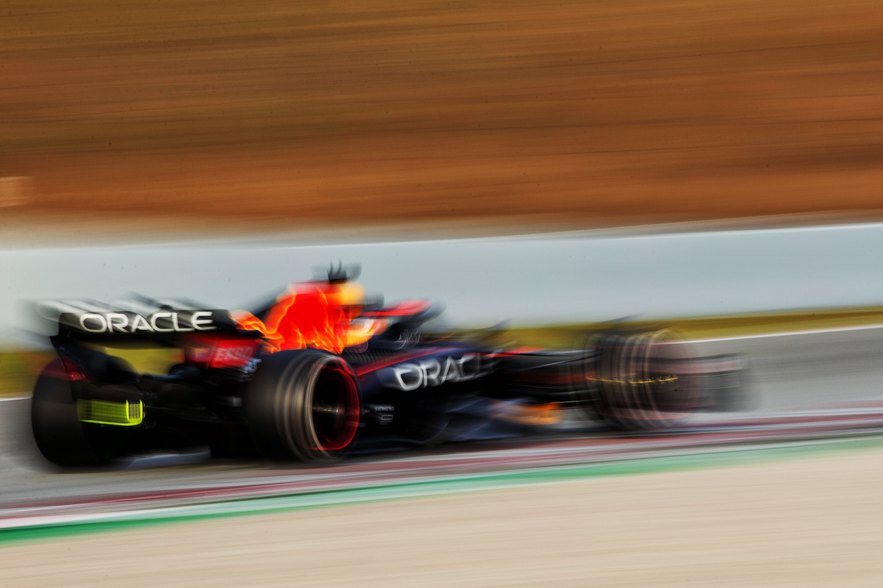 TEST BARCELLONA, Max Verstappen (NLD) Red Bull Racing RB18.
23.02.2022. Formula One Testing, Day One, Barcelona, Spain. Wednesday.
- www.xpbimages.com, EMail: requests@xpbimages.com © Copyright: Rew / XPB Images