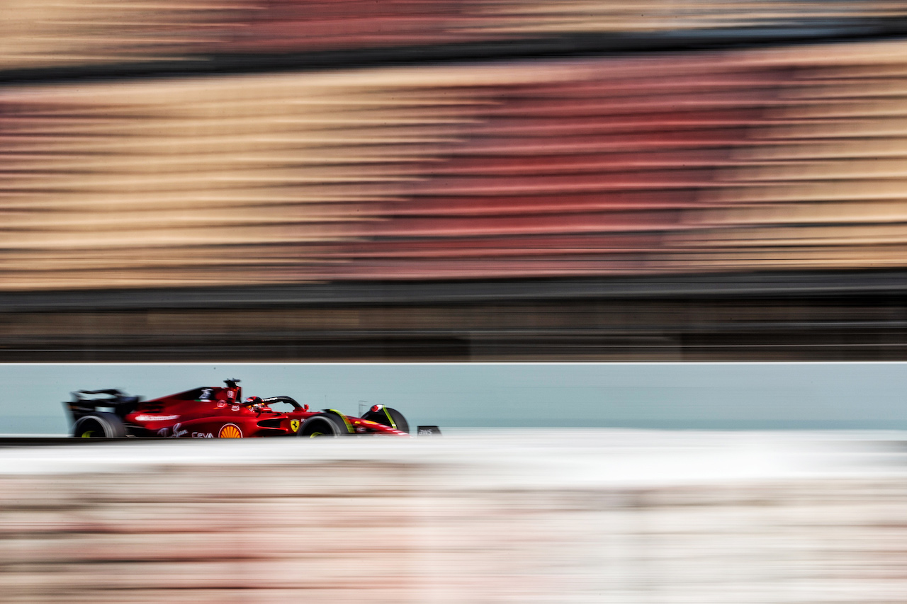 TEST BARCELLONA, Carlos Sainz Jr (ESP) Ferrari F1-75.
23.02.2022. Formula One Testing, Day One, Barcelona, Spain. Wednesday.
- www.xpbimages.com, EMail: requests@xpbimages.com © Copyright: Rew / XPB Images