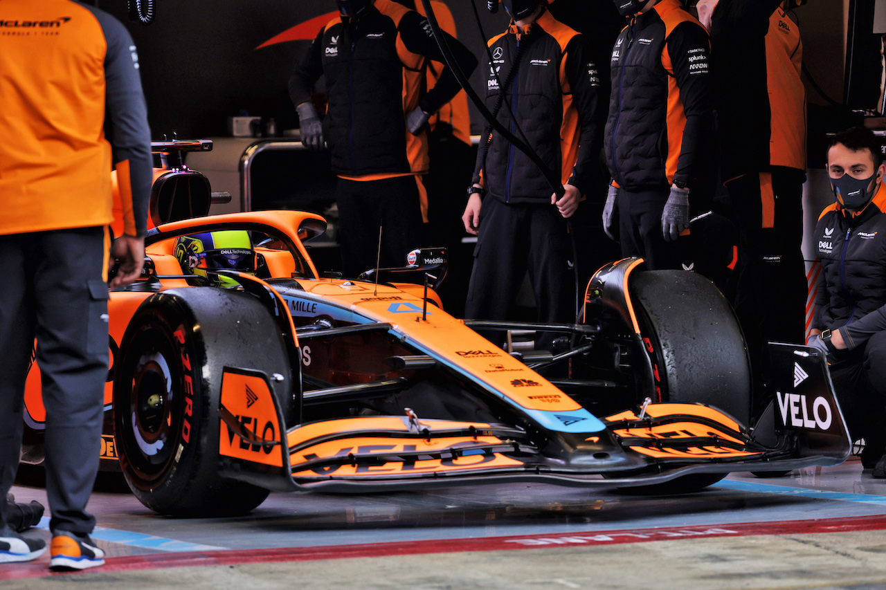 TEST BARCELLONA, Lando Norris (GBR) McLaren MCL36.
23.02.2022. Formula One Testing, Day One, Barcelona, Spain. Wednesday.
- www.xpbimages.com, EMail: requests@xpbimages.com © Copyright: Bearne / XPB Images