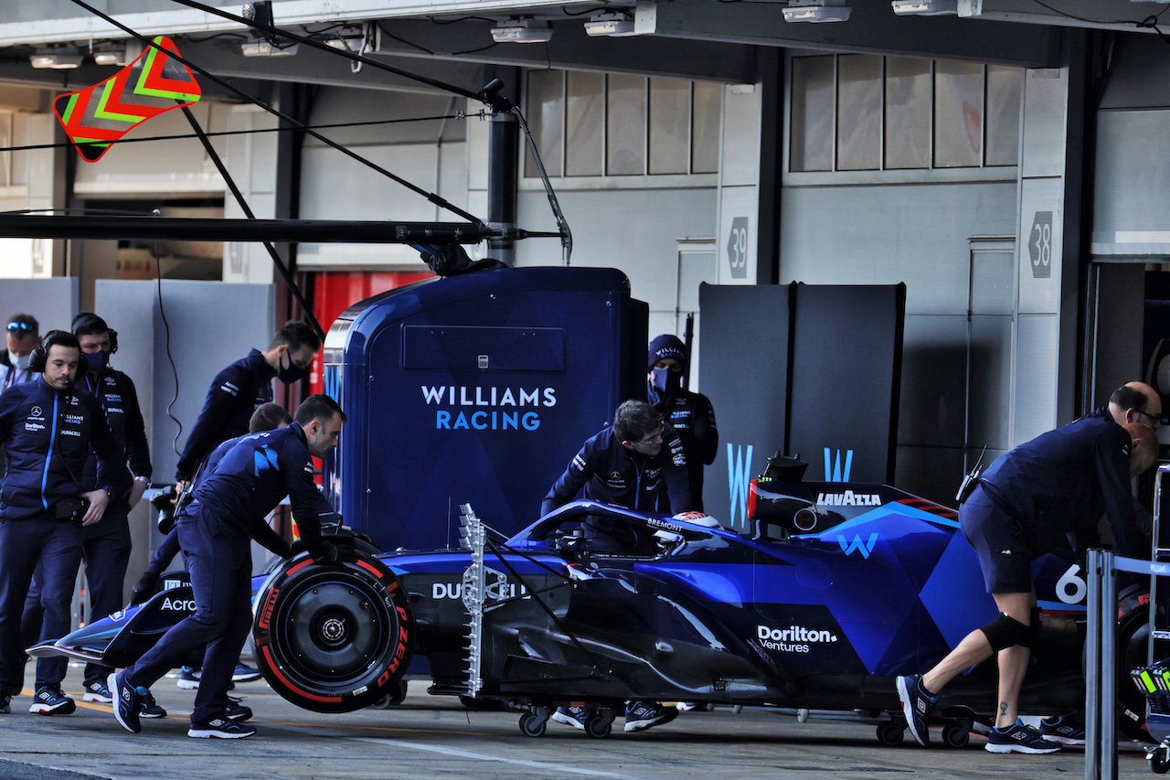 TEST BARCELLONA, Nicholas Latifi (CDN) Williams Racing FW44.
23.02.2022. Formula One Testing, Day One, Barcelona, Spain. Wednesday.
- www.xpbimages.com, EMail: requests@xpbimages.com © Copyright: Bearne / XPB Images