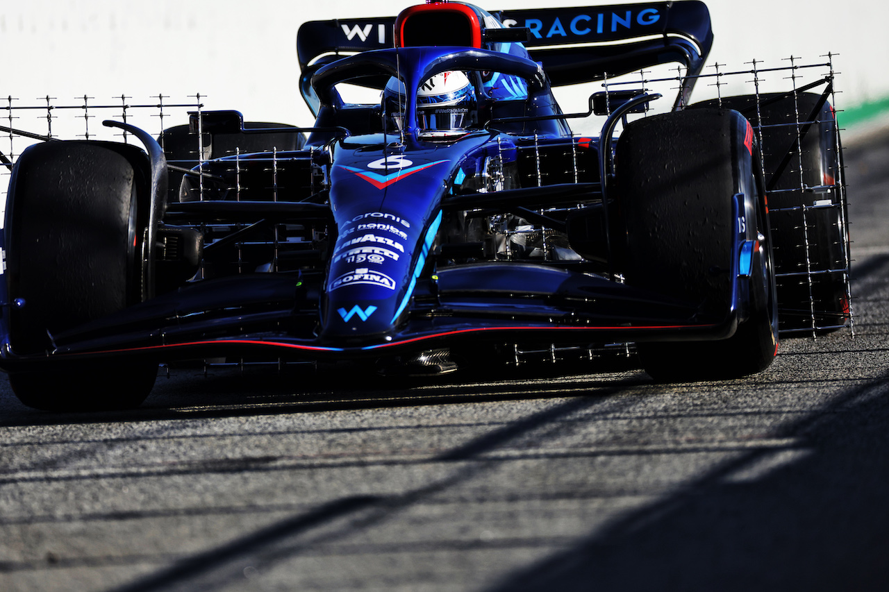 TEST BARCELLONA, Nicholas Latifi (CDN) Williams Racing FW44.
23.02.2022. Formula One Testing, Day One, Barcelona, Spain. Wednesday.
- www.xpbimages.com, EMail: requests@xpbimages.com © Copyright: Bearne / XPB Images