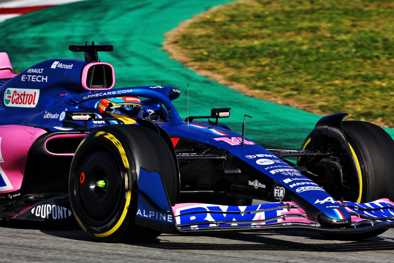 TEST BARCELLONA, Fernando Alonso (ESP) Alpine F1 Team A522.
23.02.2022. Formula One Testing, Day One, Barcelona, Spain. Wednesday.
- www.xpbimages.com, EMail: requests@xpbimages.com © Copyright: Batchelor / XPB Images