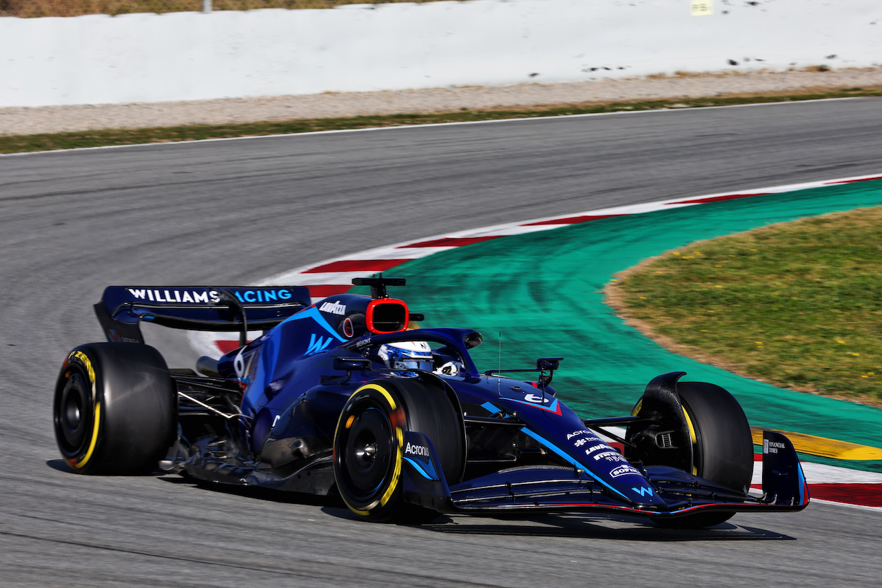 TEST BARCELLONA, Nicholas Latifi (CDN) Williams Racing FW44.
23.02.2022. Formula One Testing, Day One, Barcelona, Spain. Wednesday.
- www.xpbimages.com, EMail: requests@xpbimages.com © Copyright: Batchelor / XPB Images