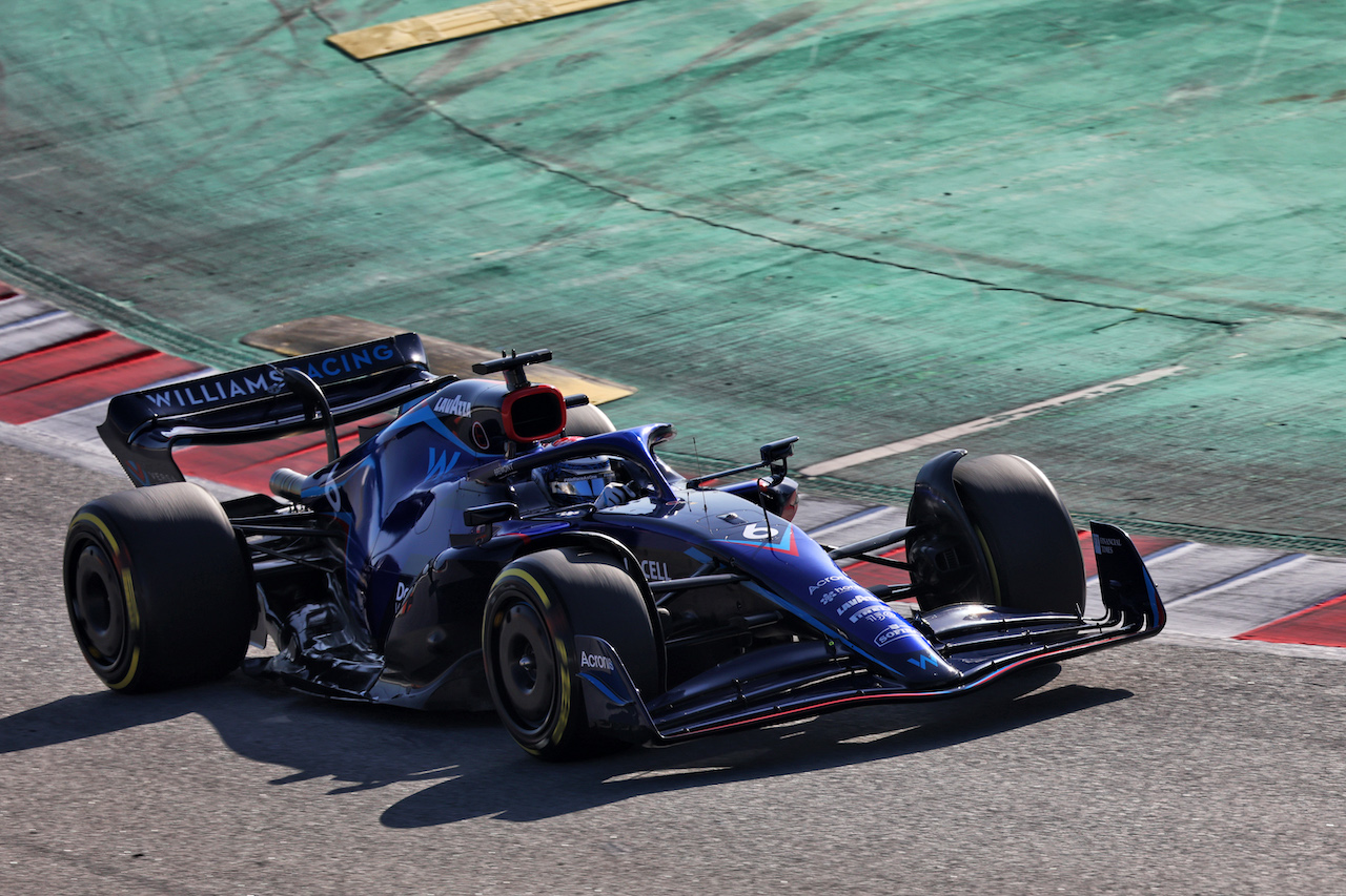 TEST BARCELLONA, Nicholas Latifi (CDN) Williams Racing FW44.
23.02.2022. Formula One Testing, Day One, Barcelona, Spain. Wednesday.
- www.xpbimages.com, EMail: requests@xpbimages.com © Copyright: Batchelor / XPB Images