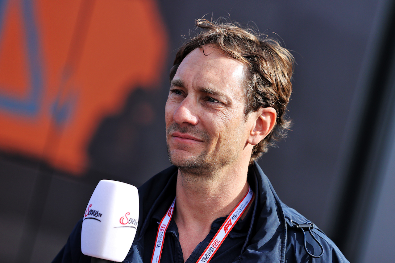 TEST BARCELLONA, Mathias Lauda (AUT) Servus TV Presenter.
24.02.2022. Formula One Testing, Day Two, Barcelona, Spain. Giovedi'.
- www.xpbimages.com, EMail: requests@xpbimages.com © Copyright: Moy / XPB Images