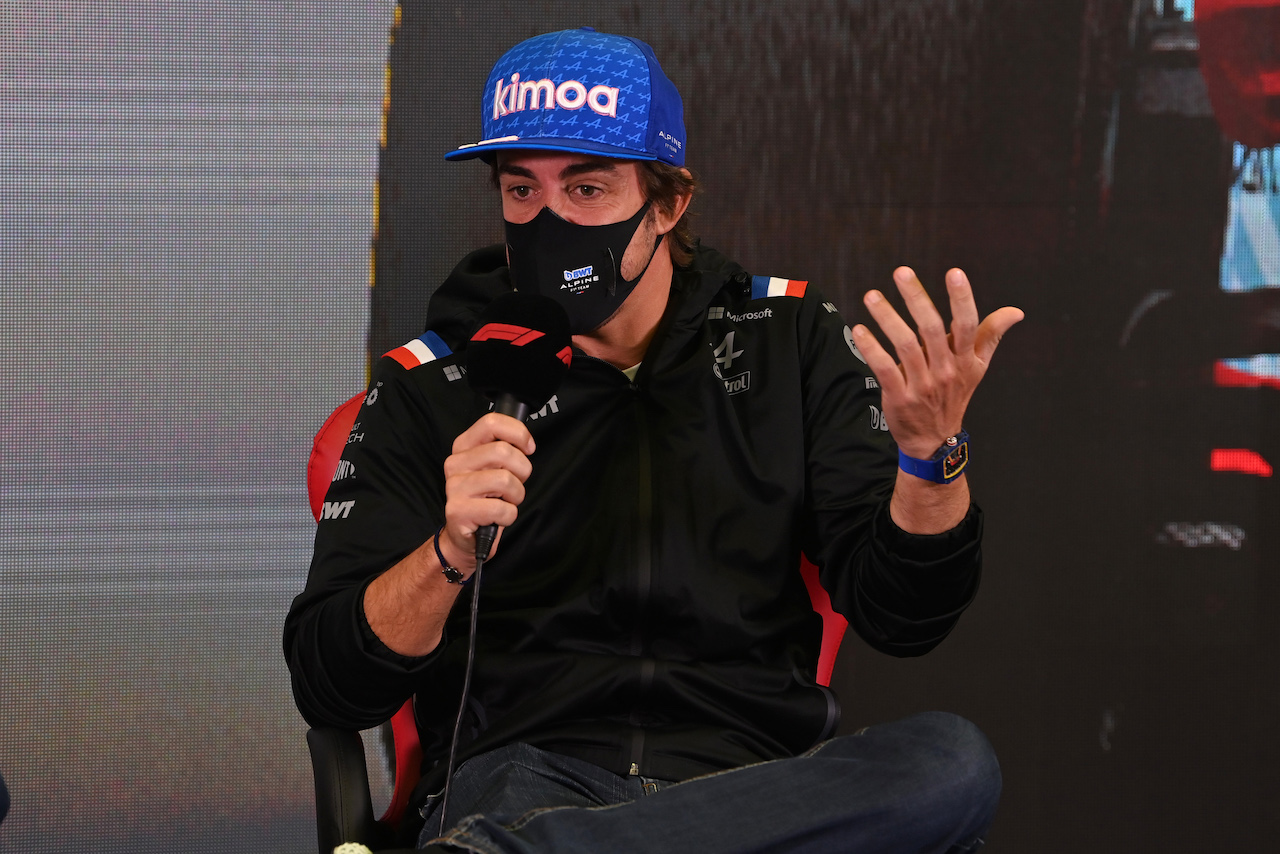 TEST BARCELLONA, Fernando Alonso (ESP) Alpine F1 Team in the FIA Press Conference.
24.02.2022. Formula One Testing, Day Two, Barcelona, Spain. Giovedi'.
- www.xpbimages.com, EMail: requests@xpbimages.com © Copyright: FIA Pool Image for Editorial Use Only