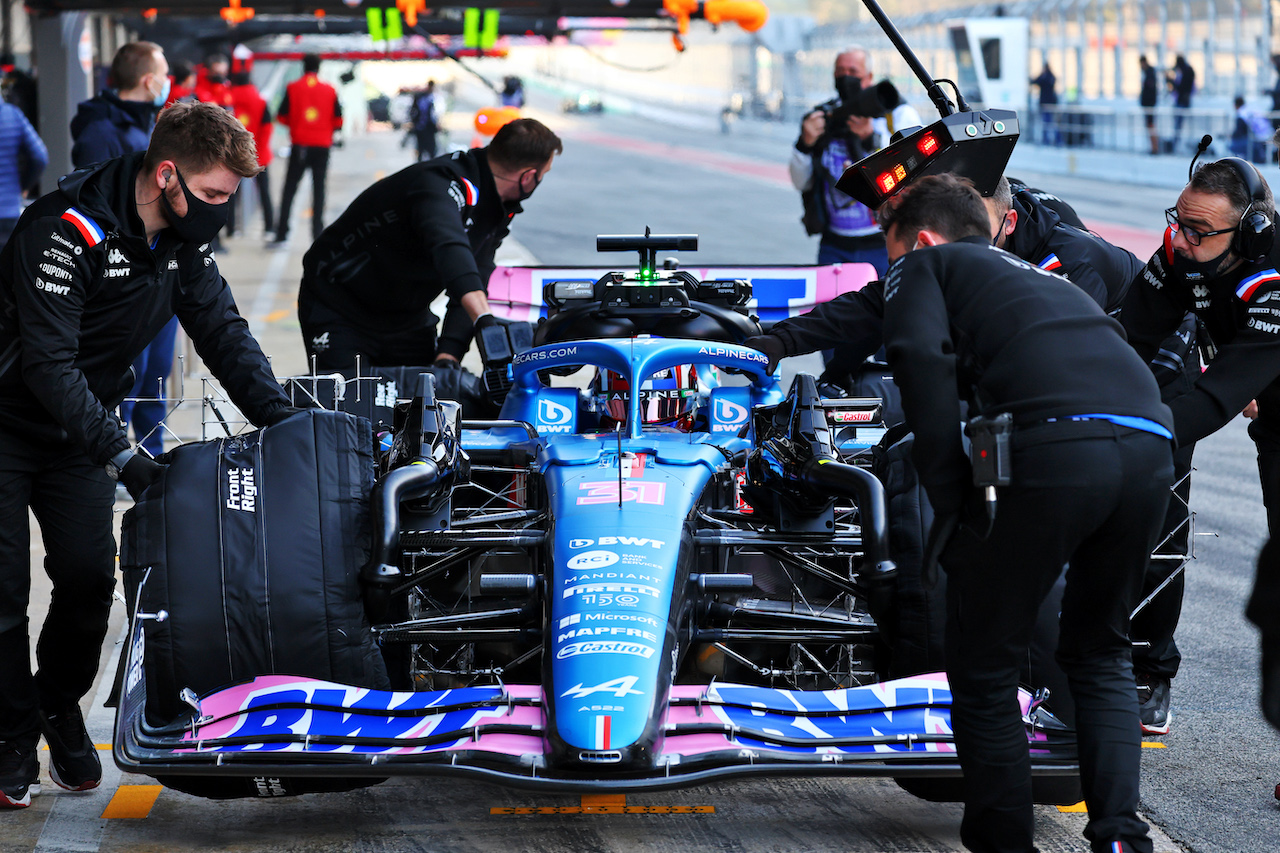 TEST BARCELLONA, Esteban Ocon (FRA) Alpine F1 Team A522.
24.02.2022. Formula One Testing, Day Two, Barcelona, Spain. Giovedi'.
- www.xpbimages.com, EMail: requests@xpbimages.com © Copyright: Batchelor / XPB Images