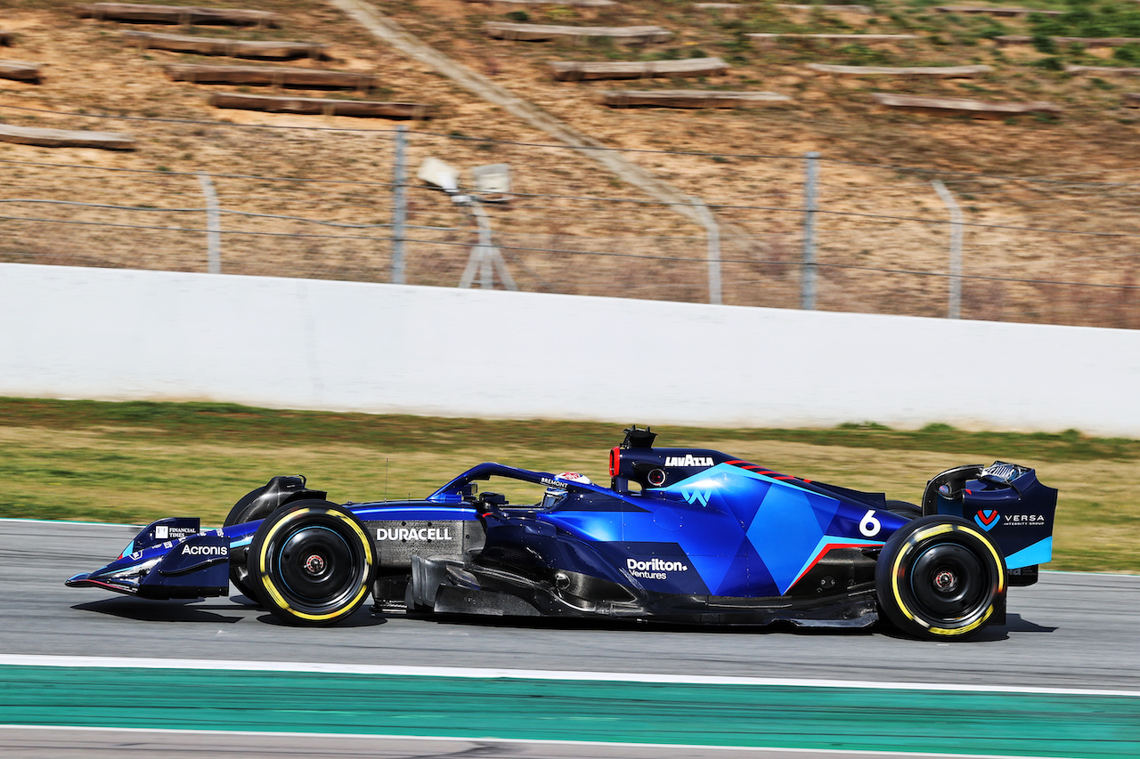 TEST BARCELLONA, Nicholas Latifi (CDN) Williams Racing FW44.
24.02.2022. Formula One Testing, Day Two, Barcelona, Spain. Giovedi'.
- www.xpbimages.com, EMail: requests@xpbimages.com © Copyright: Moy / XPB Images