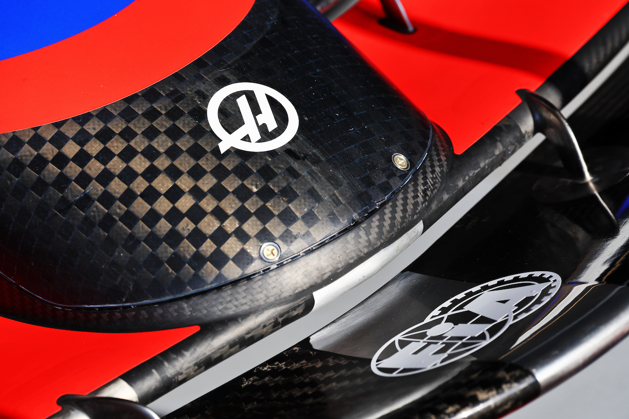 TEST BARCELLONA, Haas VF-22 nosecone detail.
24.02.2022. Formula One Testing, Day Two, Barcelona, Spain. Giovedi'.
- www.xpbimages.com, EMail: requests@xpbimages.com © Copyright: Batchelor / XPB Images