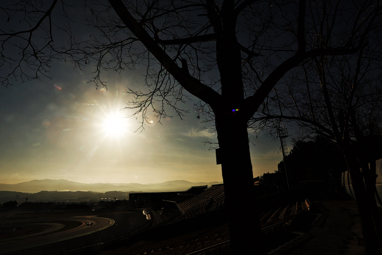 TEST BARCELLONA, Low light action.
24.02.2022. Formula One Testing, Day Two, Barcelona, Spain. Giovedi'.
- www.xpbimages.com, EMail: requests@xpbimages.com © Copyright: Bearne / XPB Images