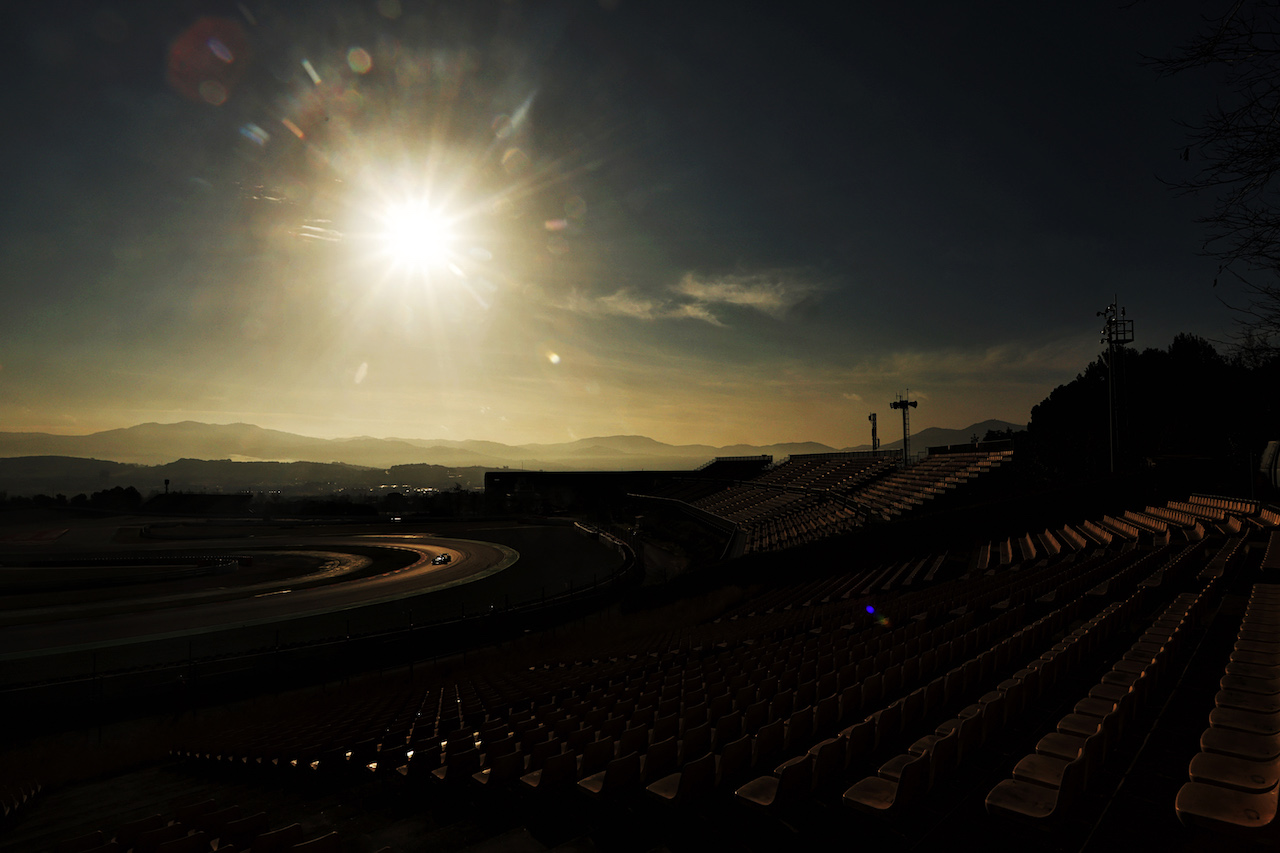 TEST BARCELLONA, Low light action.
24.02.2022. Formula One Testing, Day Two, Barcelona, Spain. Giovedi'.
- www.xpbimages.com, EMail: requests@xpbimages.com © Copyright: Bearne / XPB Images