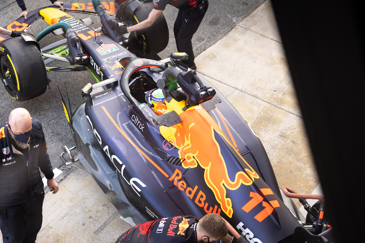 TEST BARCELLONA, Sergio Perez (MEX) Red Bull Racing RB18.
24.02.2022. Formula One Testing, Day Two, Barcelona, Spain. Giovedi'.
- www.xpbimages.com, EMail: requests@xpbimages.com © Copyright: Bearne / XPB Images