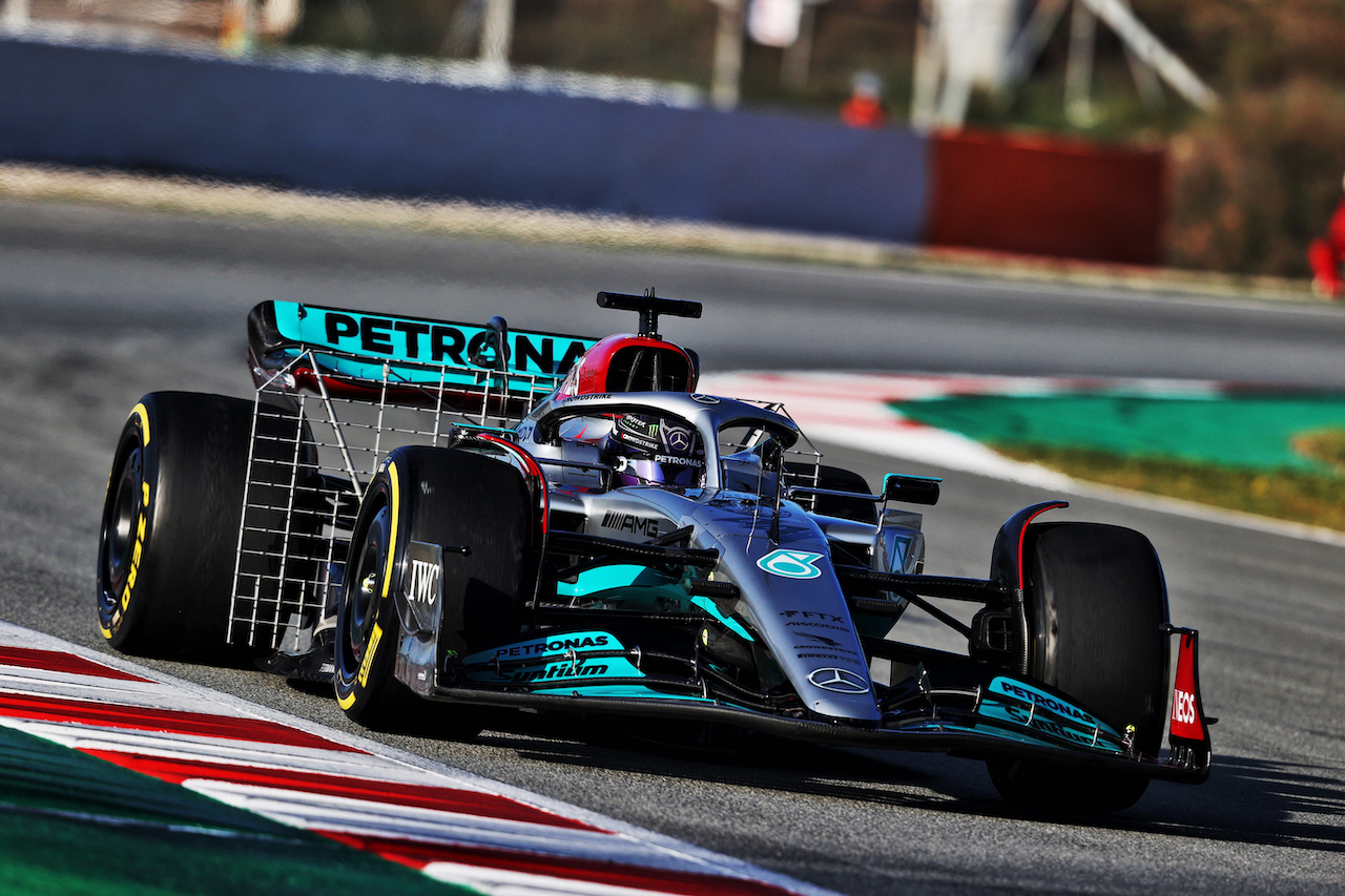 TEST BARCELLONA, Lewis Hamilton (GBR) Mercedes AMG F1 W13.
24.02.2022. Formula One Testing, Day Two, Barcelona, Spain. Giovedi'.
- www.xpbimages.com, EMail: requests@xpbimages.com © Copyright: Moy / XPB Images