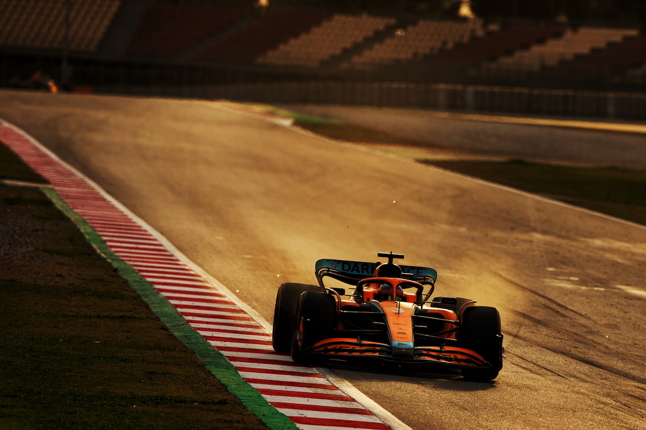 TEST BARCELLONA, Daniel Ricciardo (AUS) McLaren MCL36.
24.02.2022. Formula One Testing, Day Two, Barcelona, Spain. Giovedi'.
- www.xpbimages.com, EMail: requests@xpbimages.com © Copyright: Rew / XPB Images