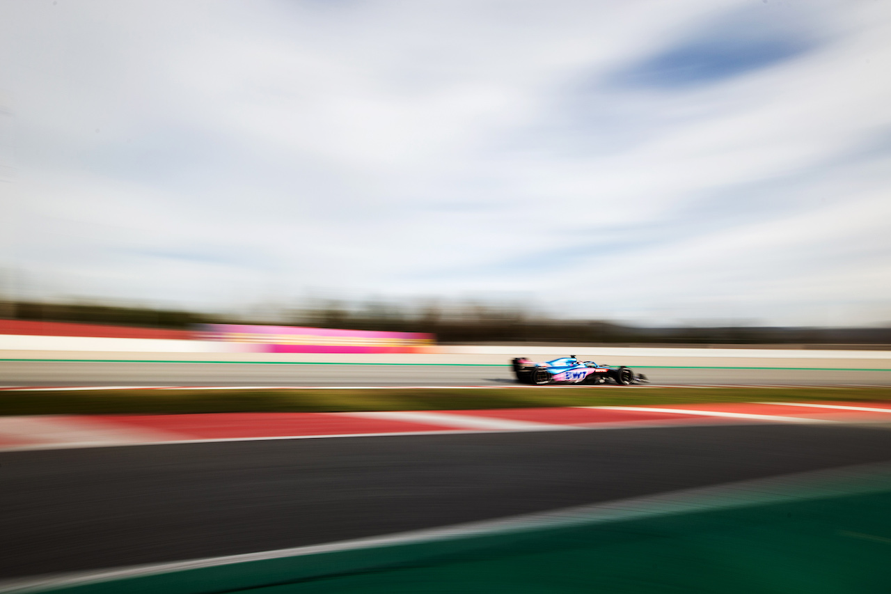 TEST BARCELLONA, Esteban Ocon (FRA) Alpine F1 Team A522.
24.02.2022. Formula One Testing, Day Two, Barcelona, Spain. Giovedi'.
- www.xpbimages.com, EMail: requests@xpbimages.com © Copyright: Rew / XPB Images