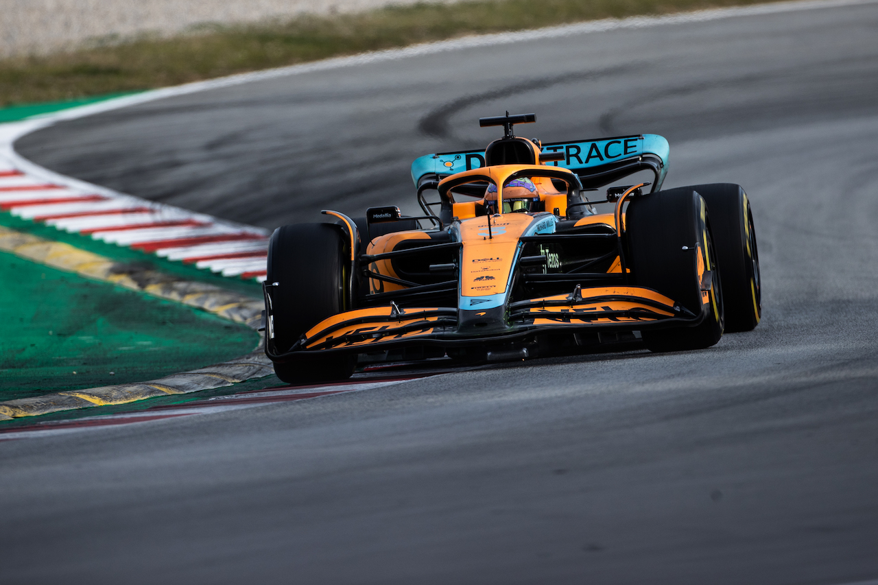 TEST BARCELLONA, Daniel Ricciardo (AUS) McLaren MCL36.
24.02.2022. Formula One Testing, Day Two, Barcelona, Spain. Giovedi'.
- www.xpbimages.com, EMail: requests@xpbimages.com © Copyright: Price / XPB Images