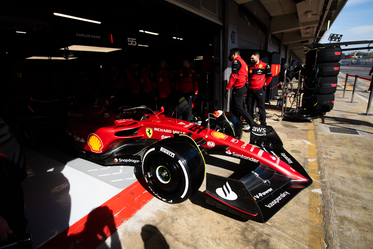 TEST BARCELLONA, Carlos Sainz Jr (ESP) Ferrari F1-75 leaves the pits.
24.02.2022. Formula One Testing, Day Two, Barcelona, Spain. Giovedi'.
- www.xpbimages.com, EMail: requests@xpbimages.com © Copyright: Price / XPB Images