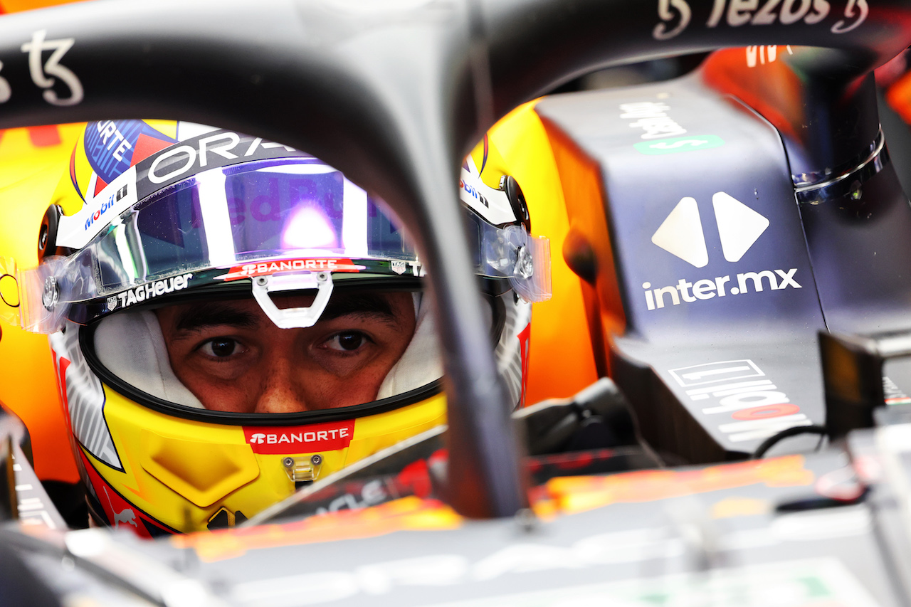 TEST BARCELLONA, Sergio Perez (MEX) Red Bull Racing RB18.
24.02.2022. Formula One Testing, Day Two, Barcelona, Spain. Giovedi'.
- www.xpbimages.com, EMail: requests@xpbimages.com © Copyright: Batchelor / XPB Images
