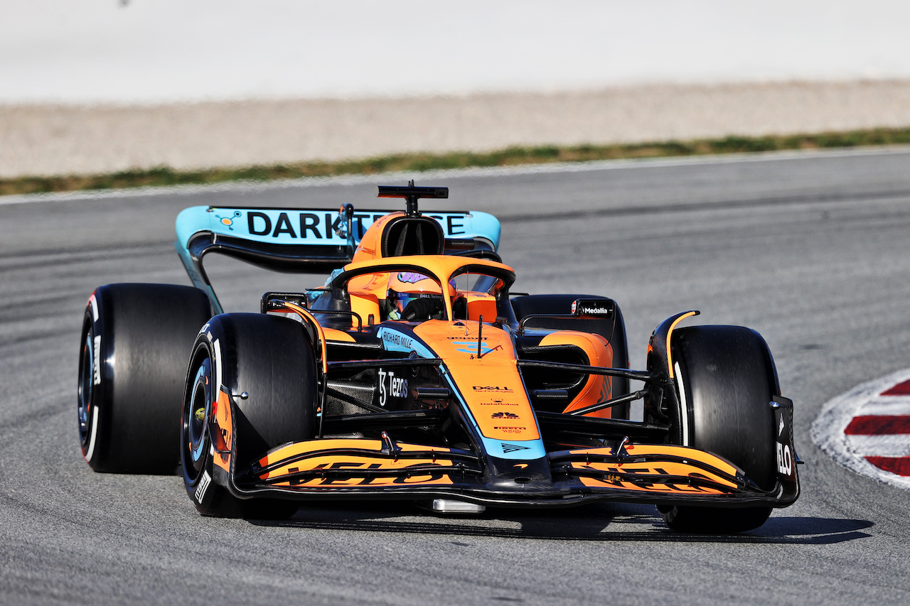 TEST BARCELLONA, Daniel Ricciardo (AUS) McLaren MCL36.
24.02.2022. Formula One Testing, Day Two, Barcelona, Spain. Giovedi'.
- www.xpbimages.com, EMail: requests@xpbimages.com © Copyright: Moy / XPB Images