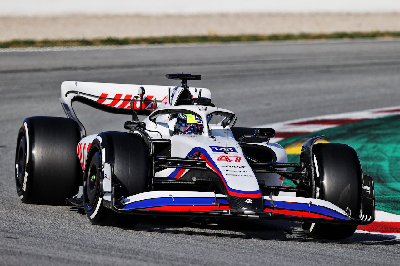 TEST BARCELLONA, Mick Schumacher (GER) Haas VF-22.
24.02.2022. Formula One Testing, Day Two, Barcelona, Spain. Giovedi'.
- www.xpbimages.com, EMail: requests@xpbimages.com © Copyright: Moy / XPB Images