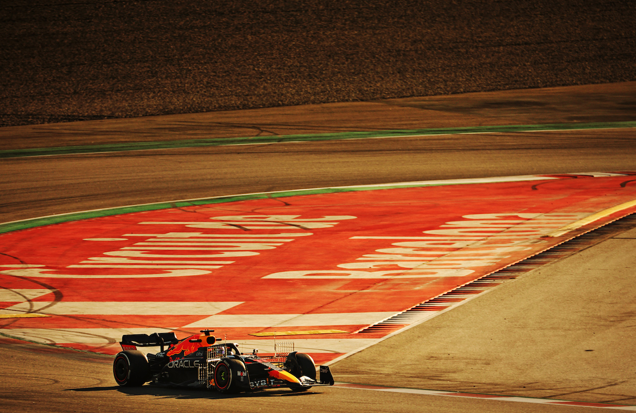 TEST BARCELLONA, Sergio Perez (MEX) Red Bull Racing RB18.
24.02.2022. Formula One Testing, Day Two, Barcelona, Spain. Giovedi'.
- www.xpbimages.com, EMail: requests@xpbimages.com © Copyright: Bearne / XPB Images