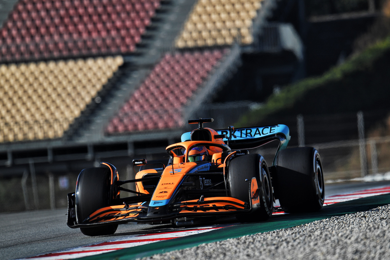 TEST BARCELLONA, Daniel Ricciardo (AUS) McLaren MCL36.
24.02.2022. Formula One Testing, Day Two, Barcelona, Spain. Giovedi'.
- www.xpbimages.com, EMail: requests@xpbimages.com © Copyright: Price / XPB Images