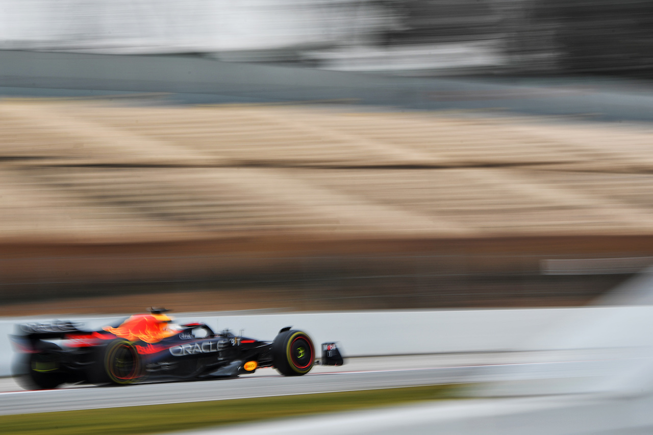 TEST BARCELLONA, Max Verstappen (NLD) Red Bull Racing RB18.
25.02.2022. Formula One Testing, Day Three, Barcelona, Spain. Venerdi'.
- www.xpbimages.com, EMail: requests@xpbimages.com © Copyright: Price / XPB Images