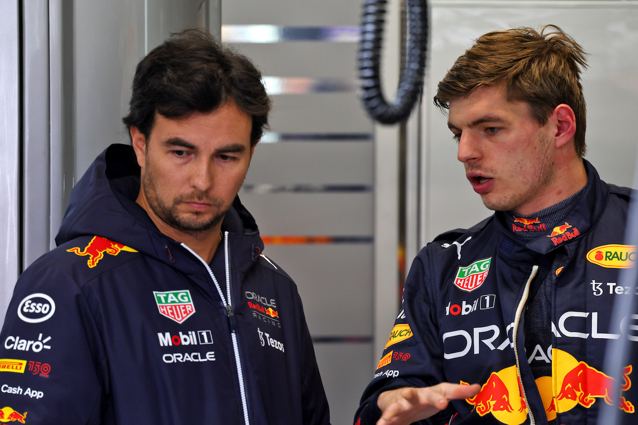TEST BARCELLONA, (L to R): Sergio Perez (MEX) Red Bull Racing with team mate Max Verstappen (NLD) Red Bull Racing.
25.02.2022. Formula One Testing, Day Three, Barcelona, Spain. Venerdi'.
- www.xpbimages.com, EMail: requests@xpbimages.com © Copyright: Batchelor / XPB Images