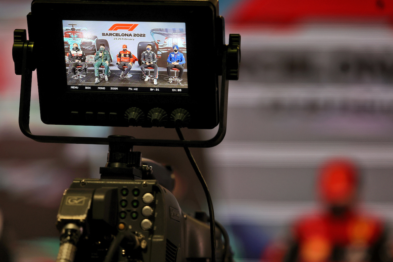 TEST BARCELLONA, (L to R): Valtteri Bottas (FIN) Mercedes AMG F1; Lance Stroll (CDN) Aston Martin F1 Team; Carlos Sainz Jr (ESP) Ferrari; Alexander Albon (THA) Williams Racing; e Mick Schumacher (GER) Haas F1 Team, in the FIA Press Conference.
25.02.2022. Formula One Testing, Day Three, Barcelona, Spain. Venerdi'.
- www.xpbimages.com, EMail: requests@xpbimages.com © Copyright: Bearne / XPB Images