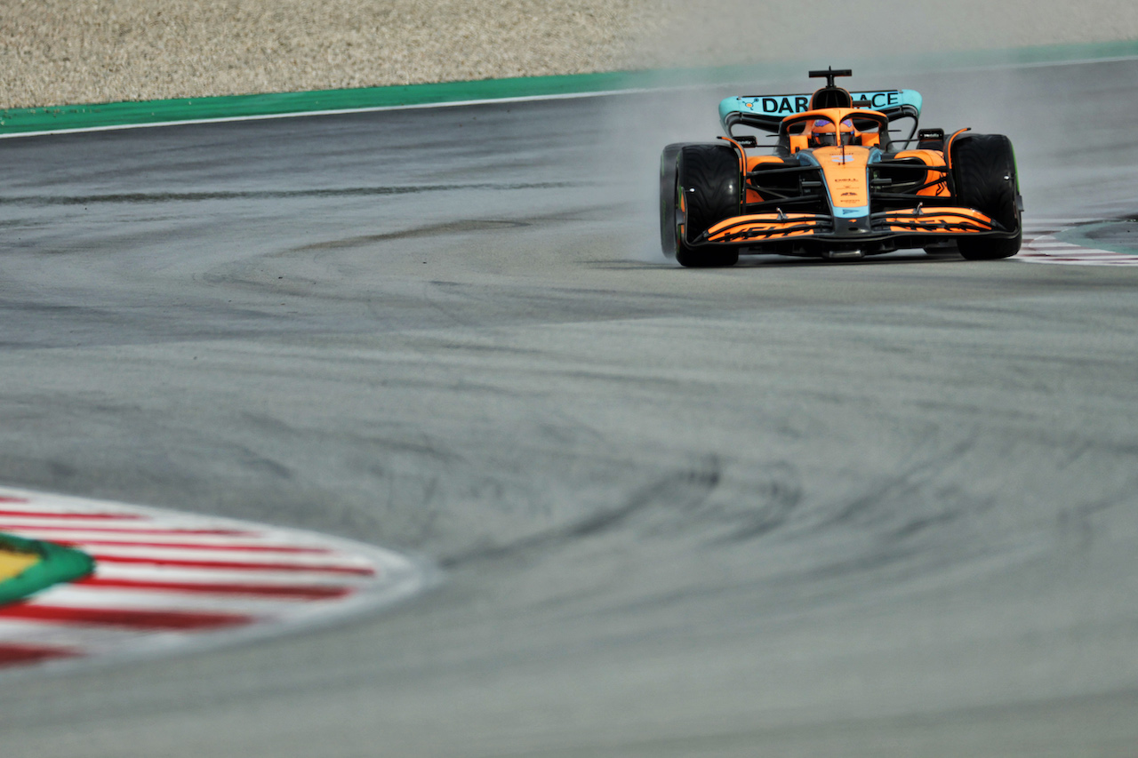 TEST BARCELLONA, Daniel Ricciardo (AUS) McLaren MCL36.
25.02.2022. Formula One Testing, Day Three, Barcelona, Spain. Venerdi'.
- www.xpbimages.com, EMail: requests@xpbimages.com © Copyright: Bearne / XPB Images