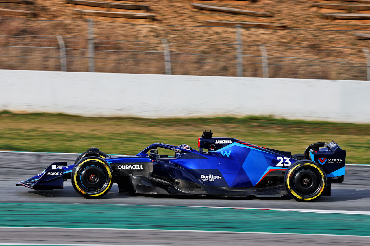 TEST BARCELLONA, Alexander Albon (THA) Williams Racing FW44.
25.02.2022. Formula One Testing, Day Three, Barcelona, Spain. Venerdi'.
- www.xpbimages.com, EMail: requests@xpbimages.com © Copyright: Batchelor / XPB Images