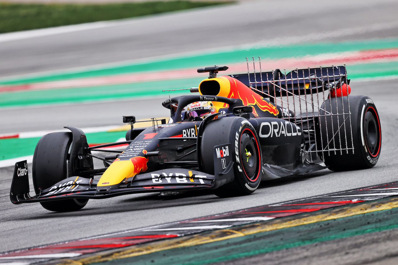 TEST BARCELLONA, Max Verstappen (NLD) Red Bull Racing RB18.
25.02.2022. Formula One Testing, Day Three, Barcelona, Spain. Venerdi'.
- www.xpbimages.com, EMail: requests@xpbimages.com © Copyright: Moy / XPB Images